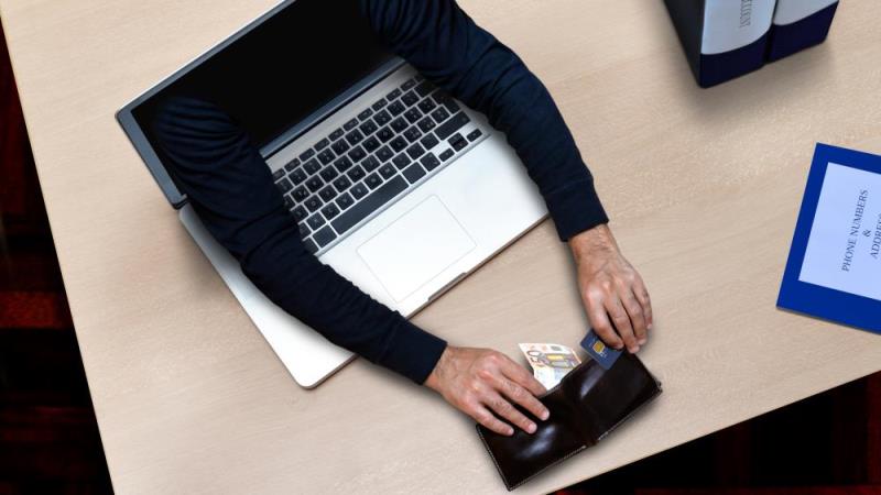 Are search engines the 'shop window' for online investment fraud?