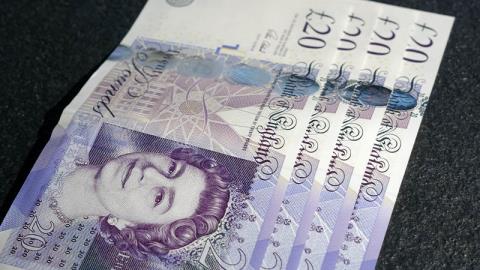 UK fintech market investment declines by 37%