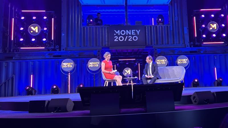 Fran&#231;ois Hollande: Fintech investment is key